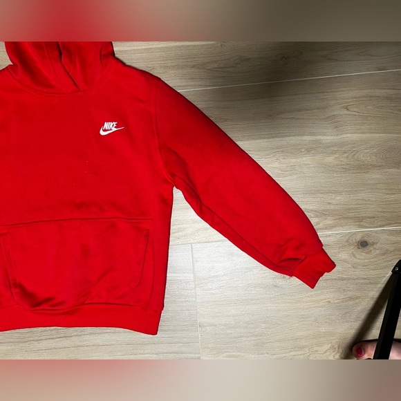 Nike Sportswear Club Fleece Big Kids' Red Pullover Hoodie Size Medium 10-12 - Picture 3 of 8